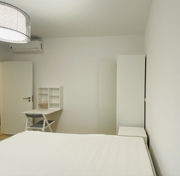 Disponível a 1 de outubro , Estúdio com wc privado e cozinha