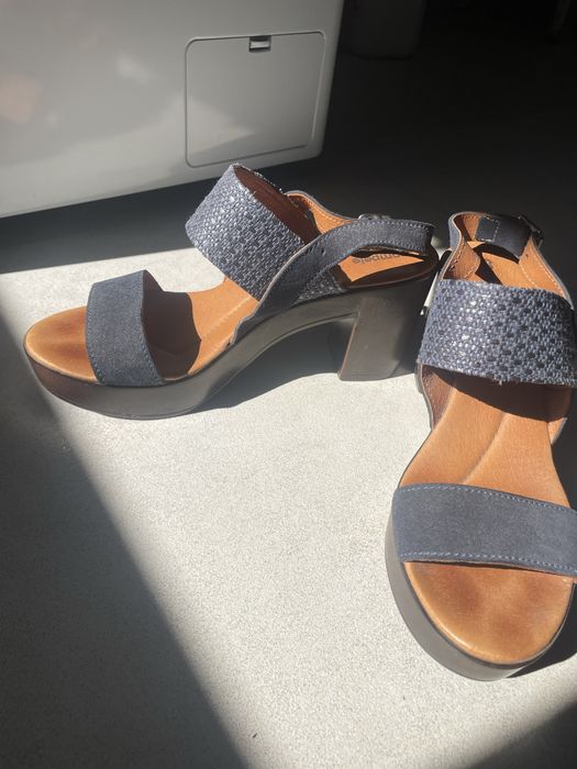 Sandalias azuis de Salto Alto
