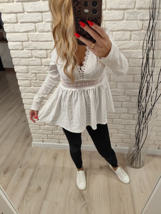Biała ażurowa bluzeczka