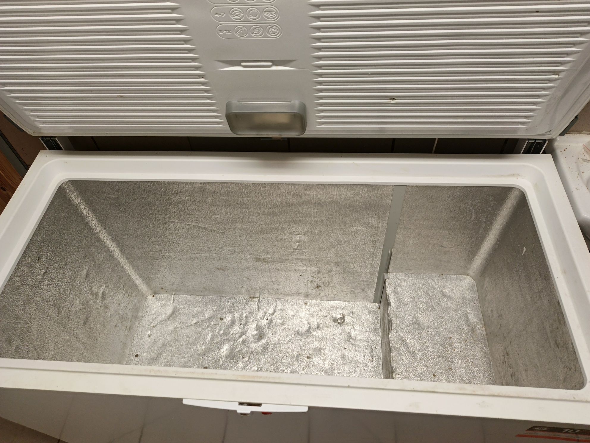 Zamrażarka Skrzyniowa Whirlpool WHM4611.2 biała 437L