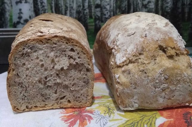 Chleb pszenno - żytni na zakwasie z nasionami