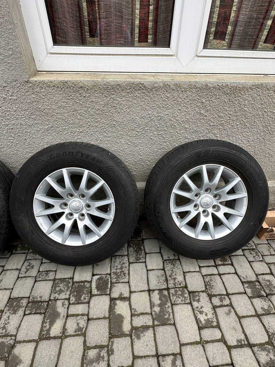 Комплект резини Goodyear EfficientGrip2 SUV 265.65.17.Диски MITSUBISHI
