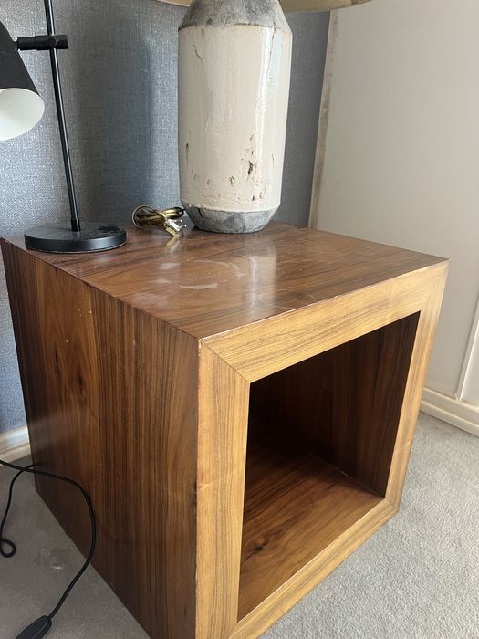 Vendo mesa de cabeceira