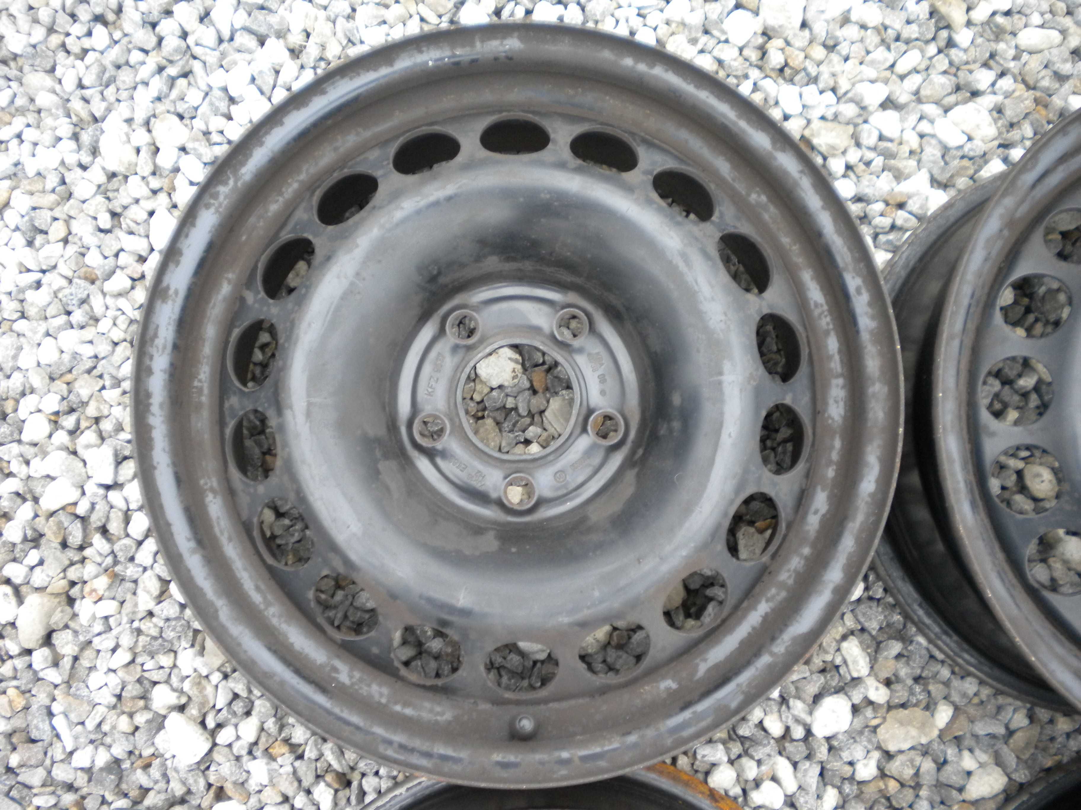 Felgi stalowe 16 5x112 et39 AUDI A4 B8