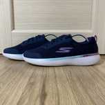 Skechers go walk