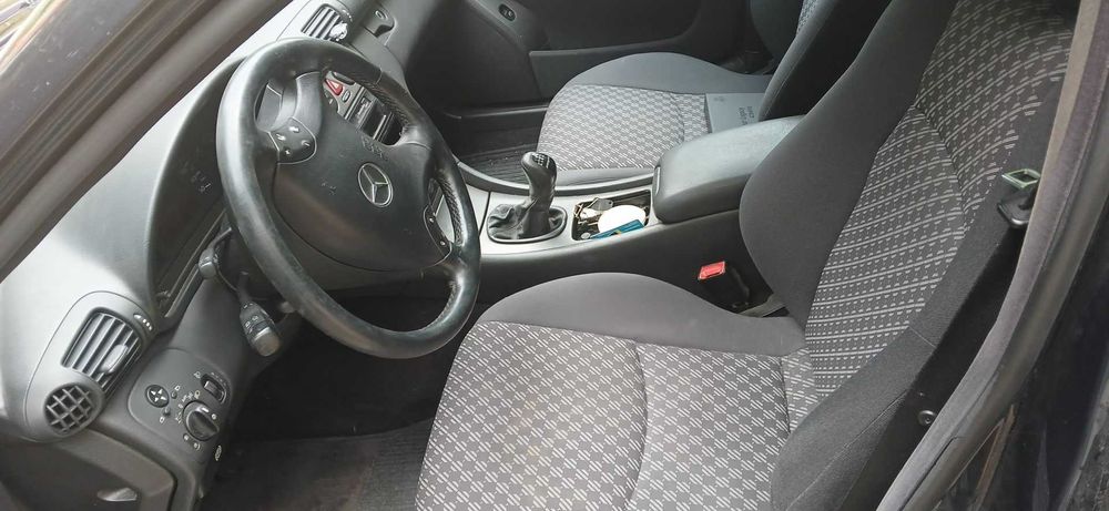 Carrinha Mercedes Benz C220 CDI AVANTGARD
