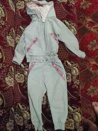 Продам дитячий костюм на 2-3 роки
