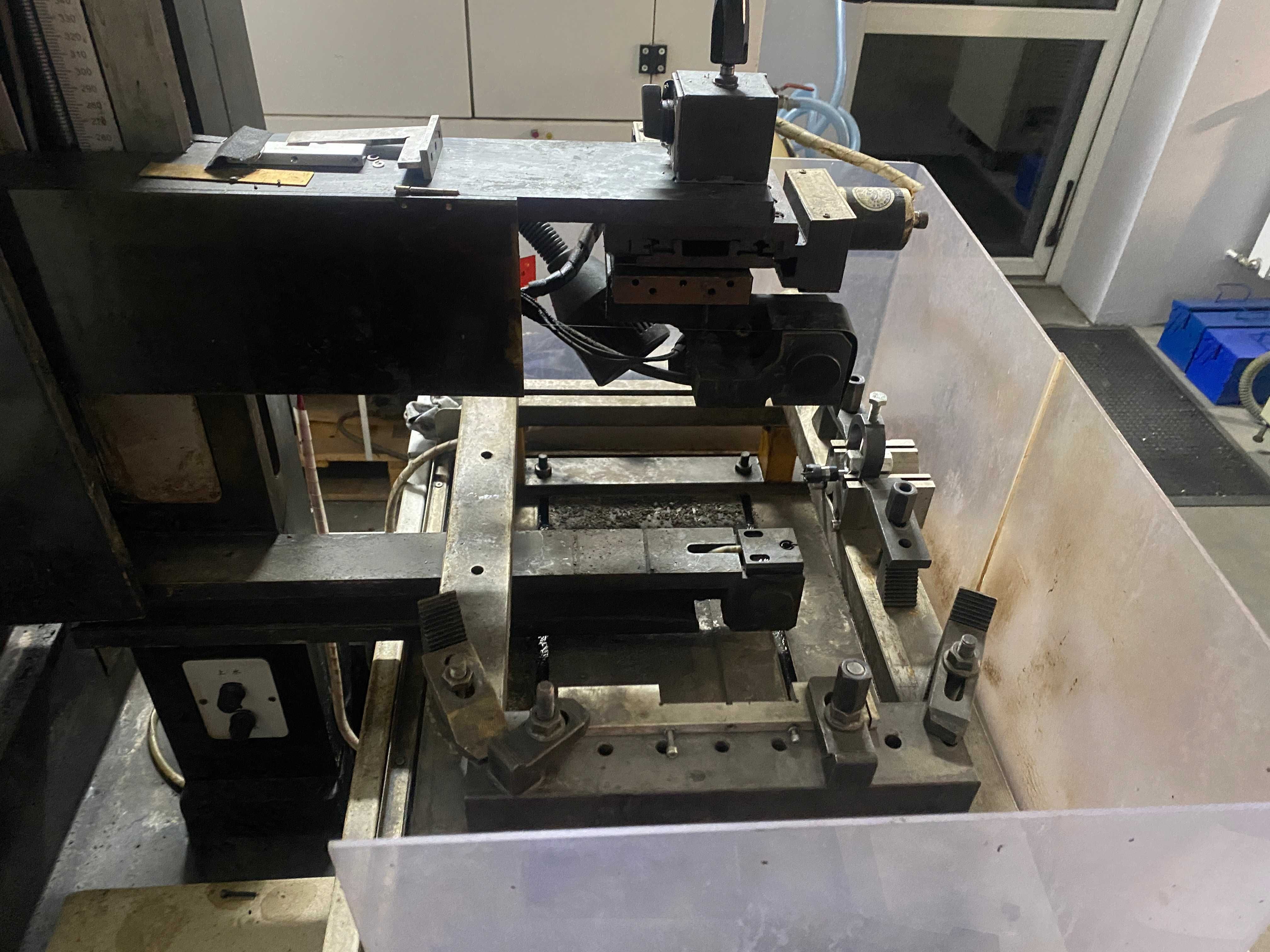 Elektrodrążarka drutowa EDM KD7725