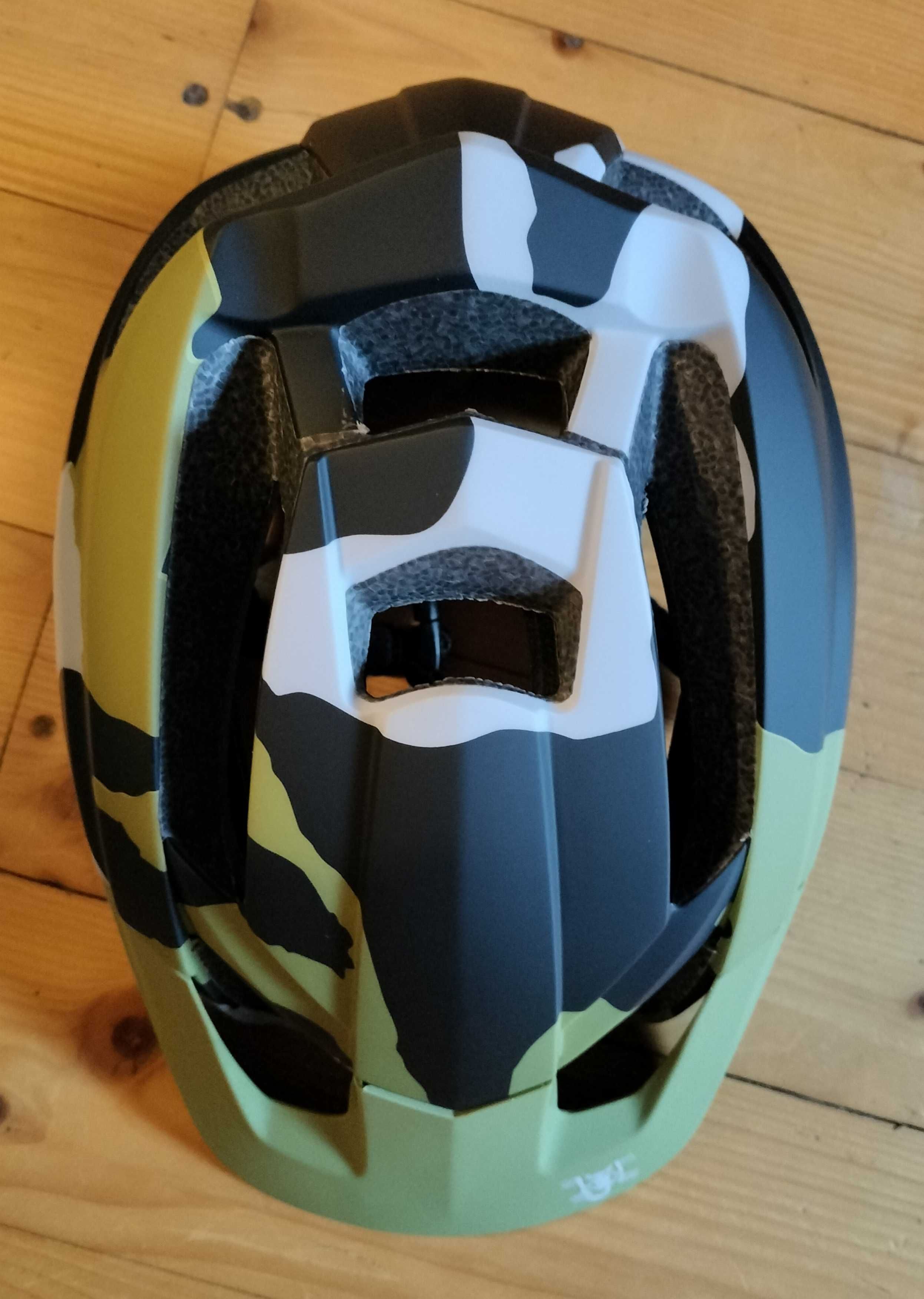 Nowy kask rowerowy FOX w rozmiarze L