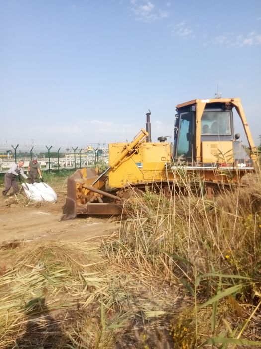 Аренда услуги бульдозера Komatsu , грейдера