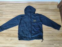 Продам куртку Jack Wolfskin