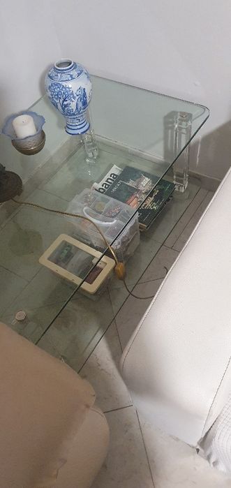 Mesa de centro em vidro