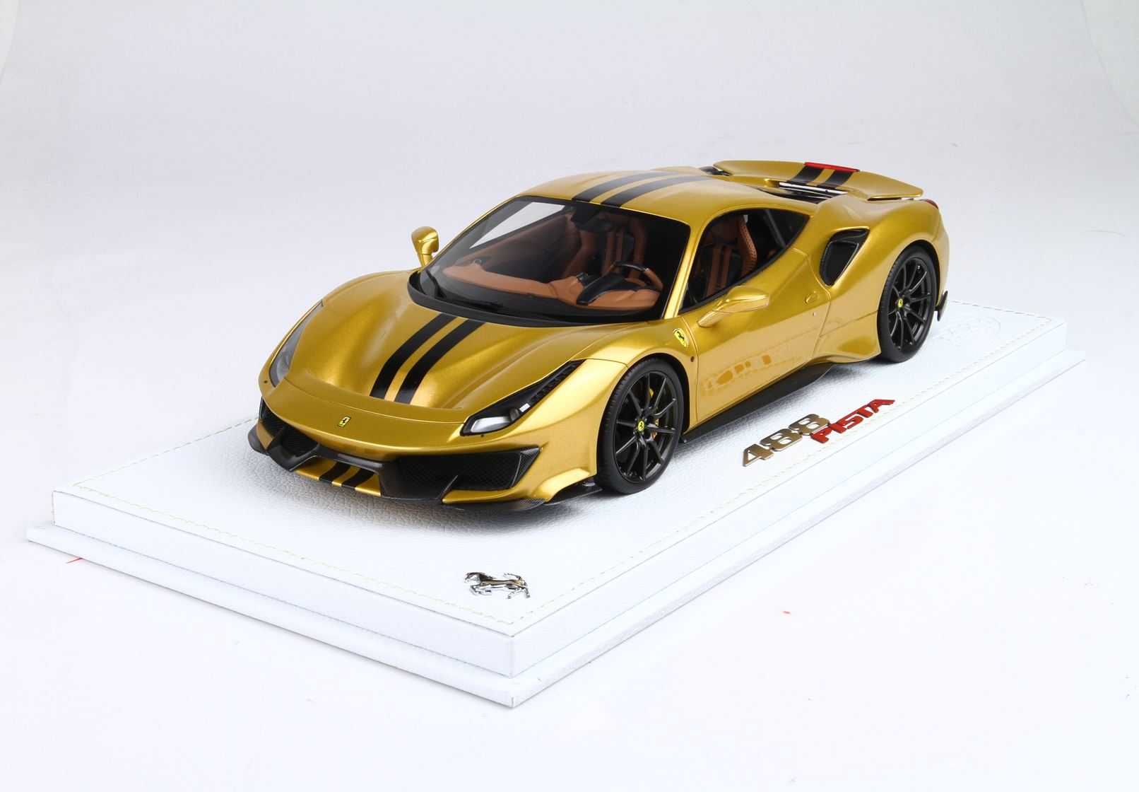 1:18 Ferrari 488 Pista Metallic Gold - BBR Models - Limited to 15 pcs