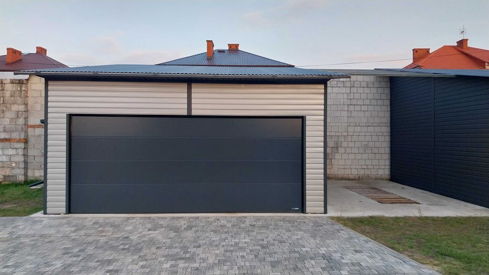 Garaż blaszany biały 6x5,8m nowoczesny brama segmentowa blachodachówka