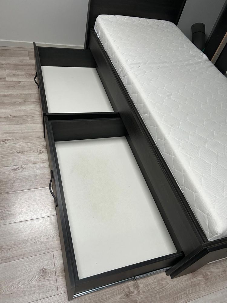 Łóżko mlodziezowe z materacem 80x200 2 sztuki