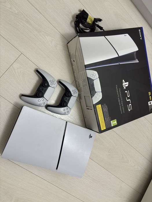 Sony playstation 5 slim digital edition на 1 терабайт.