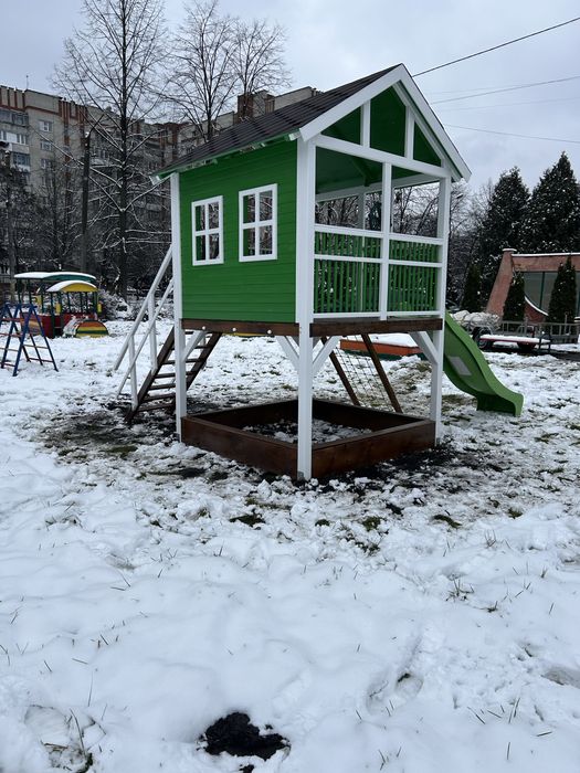 Дитячий майданчик драбина будиночок гірка канати штурвал