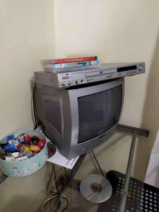 Conjunto TV e DVD