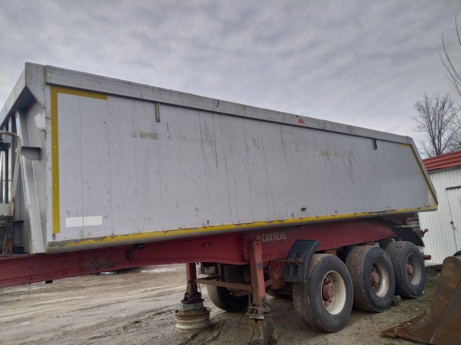 Sprzedam naczepę wywrotkę.Cala alu. Lekka 5300kg.