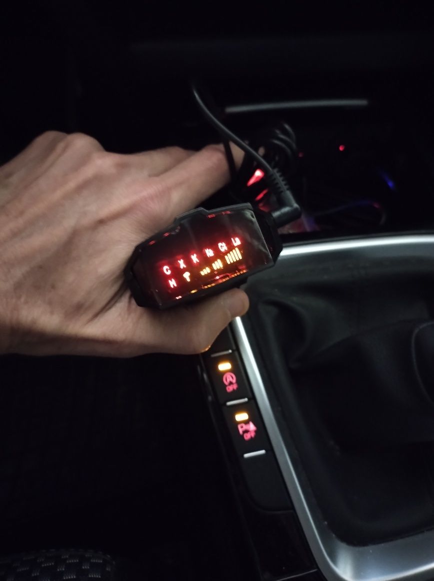 Antyradar samochodowy laserowy Radar Detectors V7