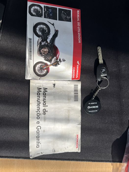 Honda CB650R 2021 - MUITO BOM Estado