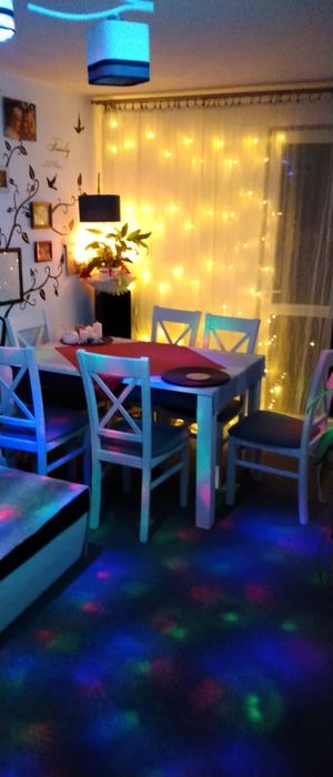 Stół na 12 osób plus 6 krzeseł