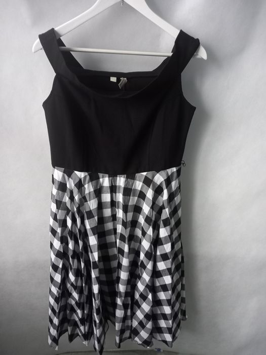 Sukienka w kratę 42