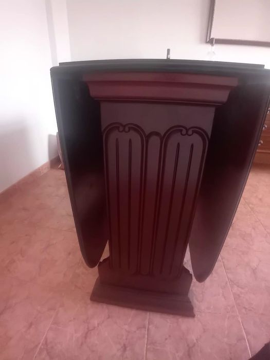 Mesa decorativa que abre 2m