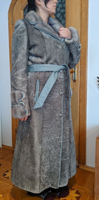 Шуба із мутона з хутром норки