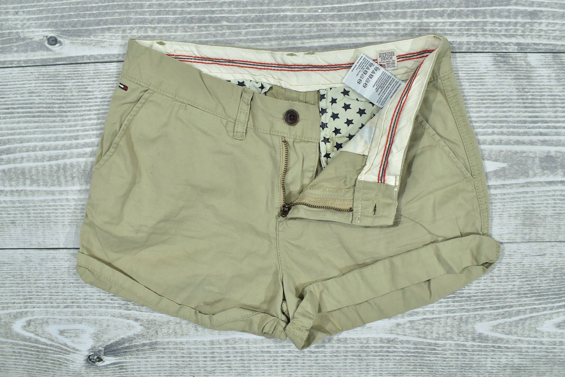 TOMMY HILFIGER Spodenki Damskie Chinosy Khaki / 28