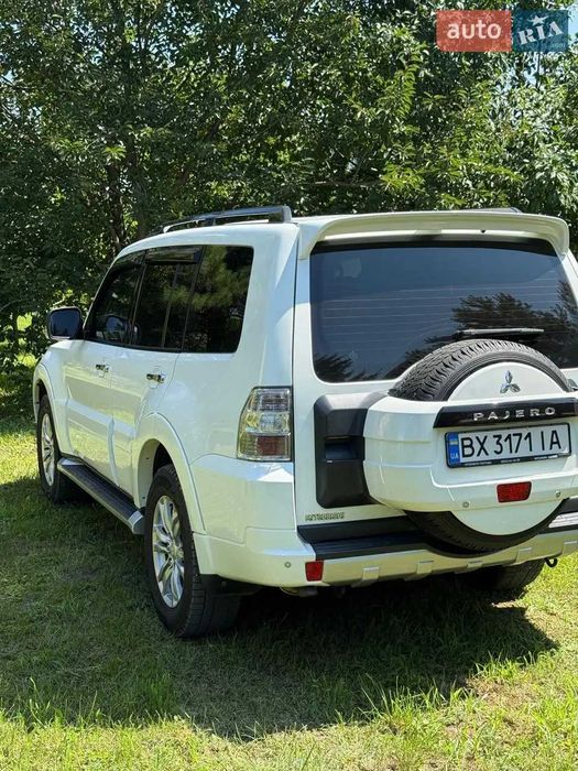 Mitsubishi Pajero Wagon 2012