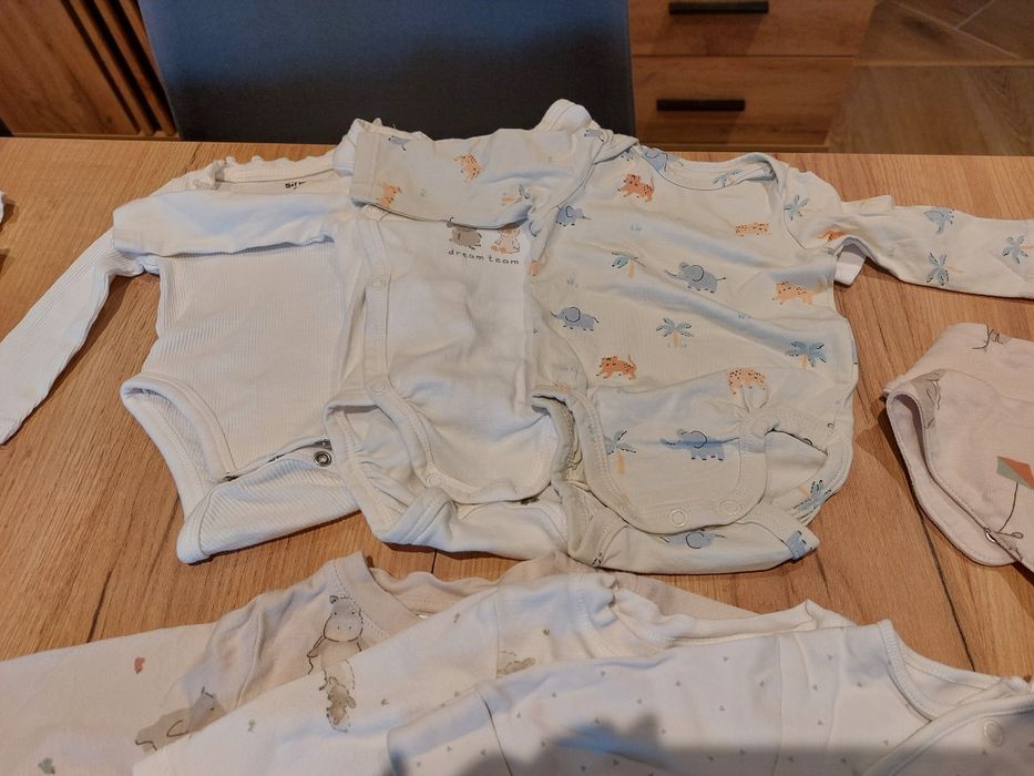 Zestaw ubranek dla niemowlaka
