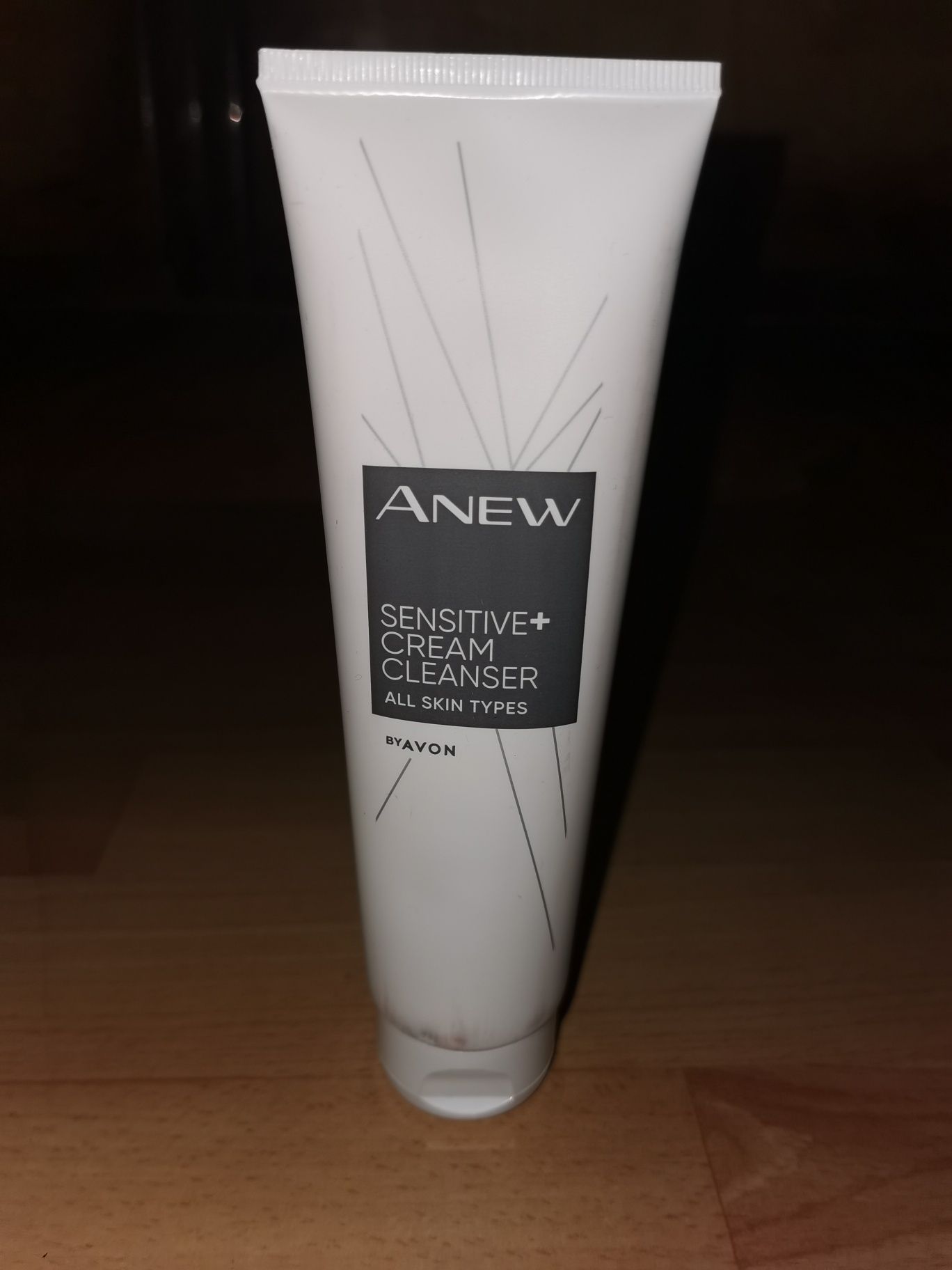 Wyprzedaż Krem oczyszczający Avon Anew Sensitive+ 150 ml