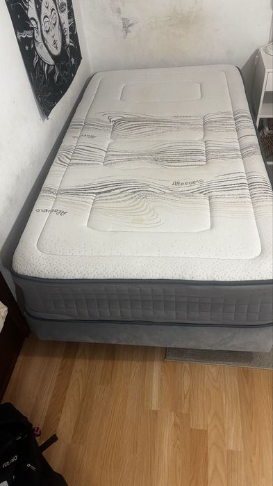 Cama Sommier + Colchao Viscoelastico como Novo 100X190