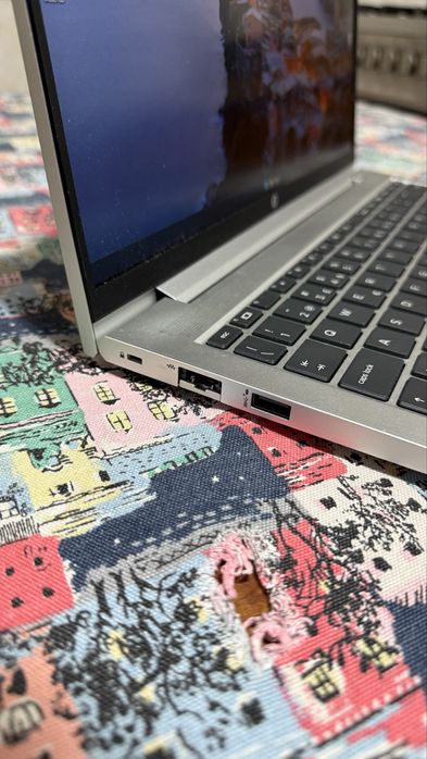 Portátil HP ProBook 440 G8 Laptop (i5-1135G7, 16GB RAM, 512GB, 14inch)