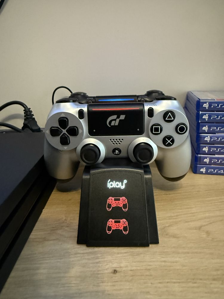 Playstation 4 PRO 1TB | 2 Pady+ 7 Gier + Stacja Ład.