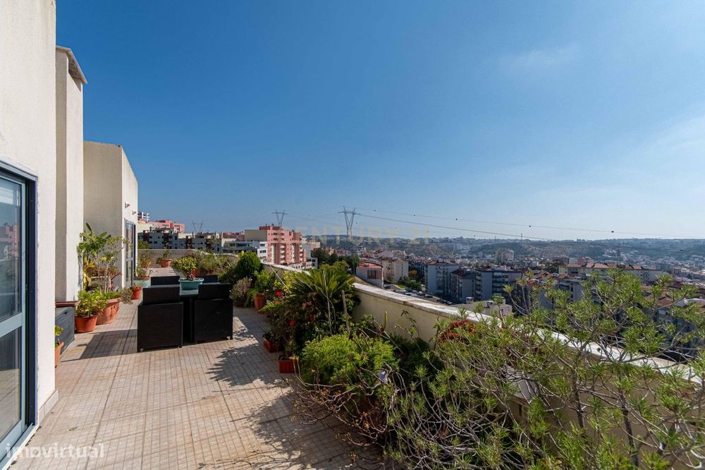 Apartamento T3 c/ fantástico terraço na Ribeirada, Odivelas