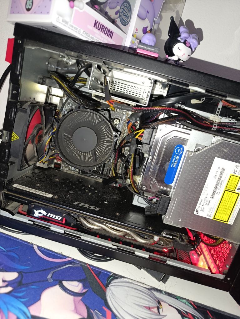 Computador MSI Nighthlade 3 com alguns anos de uso