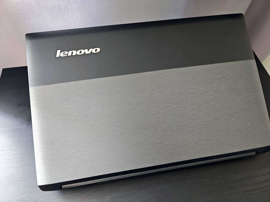 Ноутбук Lenovo B570e /15.6"/Intel Core i5 /8 DDR3 /128 SSD /500 HDD