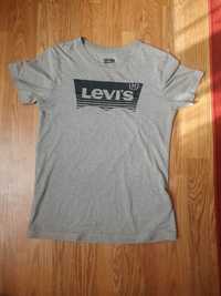 Футболка Levi's.