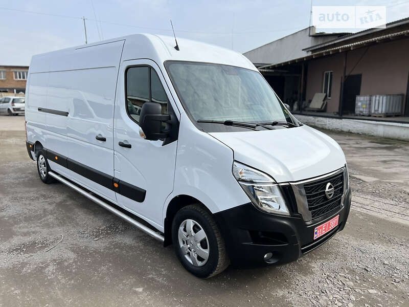 Капот нісан нв400 крило нісан нв400 крило nv400