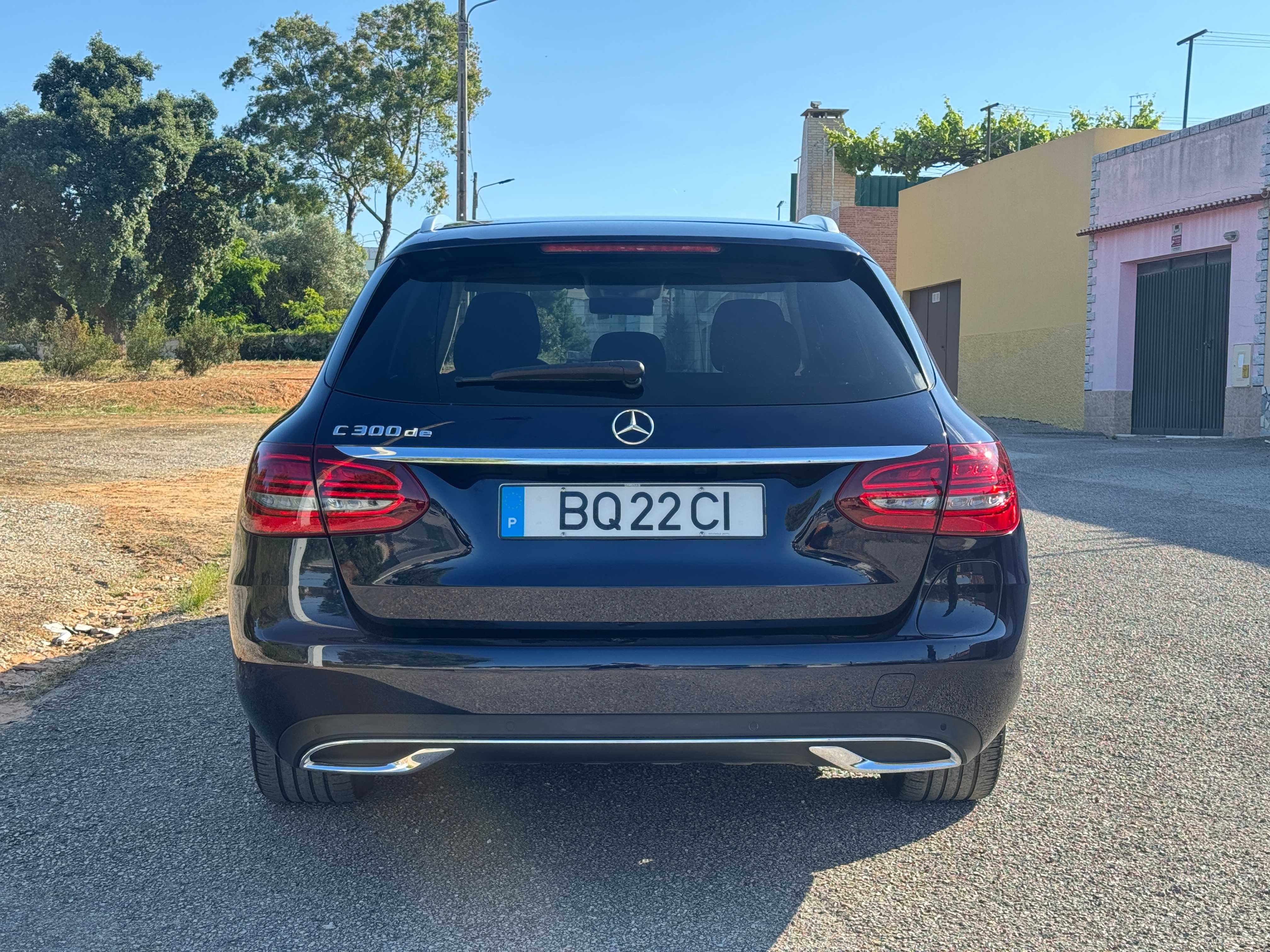 Mercedes Benz C300 de *Todas as revisões feitas na marca*