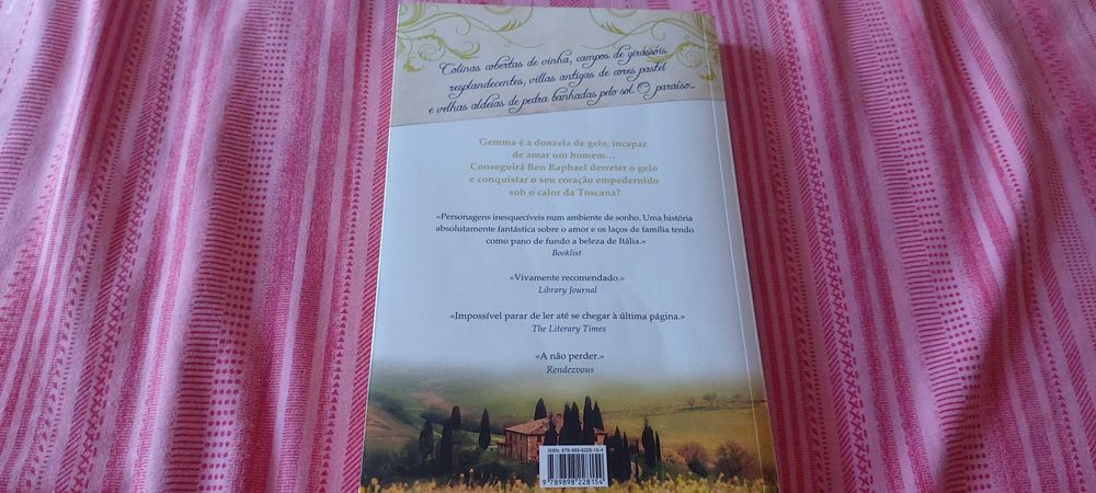 Livro "Romance  na Toscana"-Elizabeth Adler