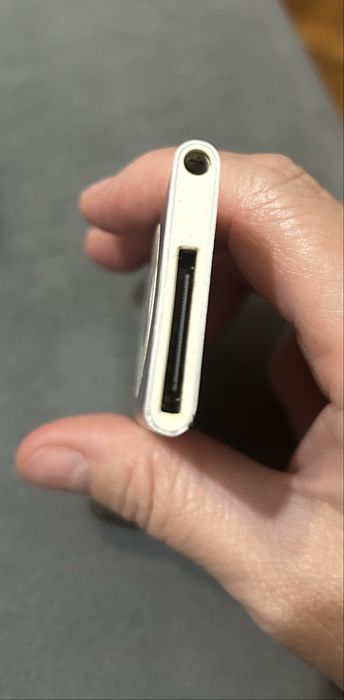 Продам iPod плеер б/у без заряного