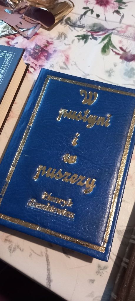 Książka "W pustyni i w puszczy"  Henryk Sienkiewicz 1990