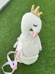 Mochila infantil cisne princesa — peluche macio