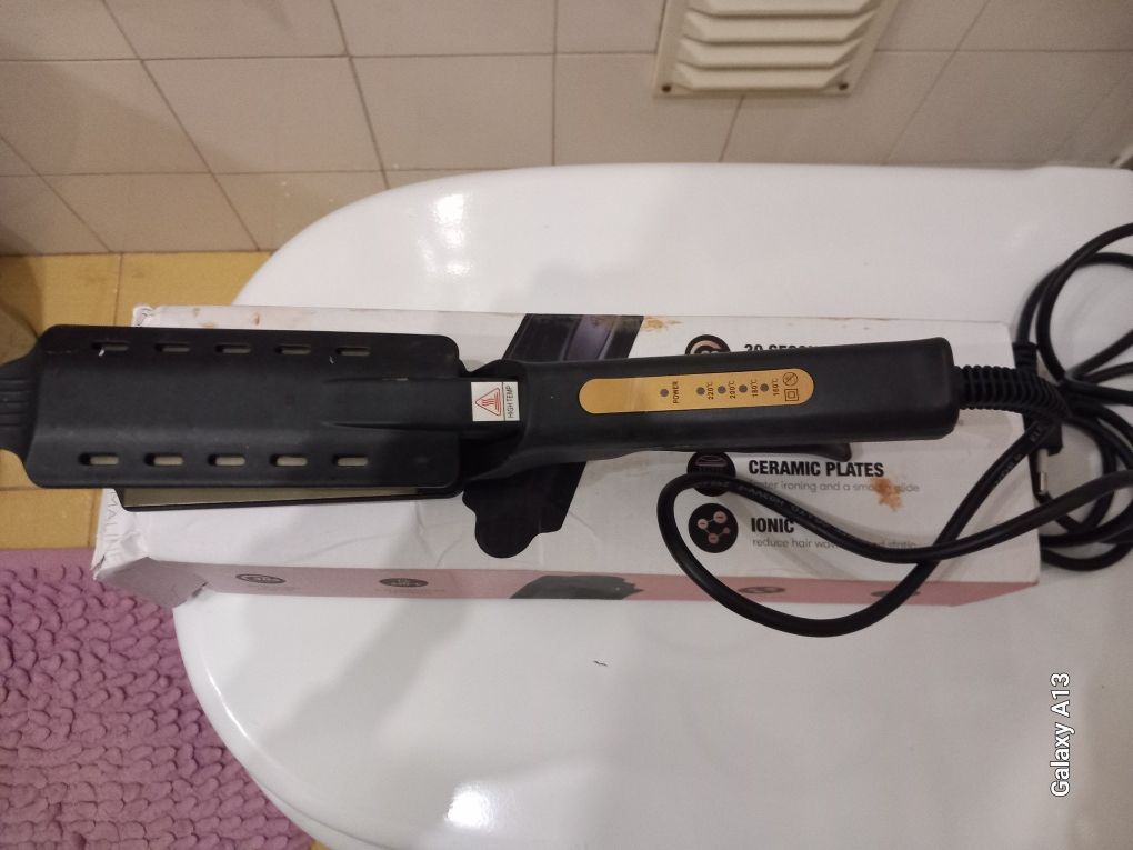 Placa alisamento com placas em cerâmica ainda  em caixa
