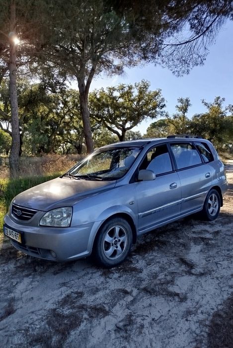 Kia Carens Estimado e poucos kms