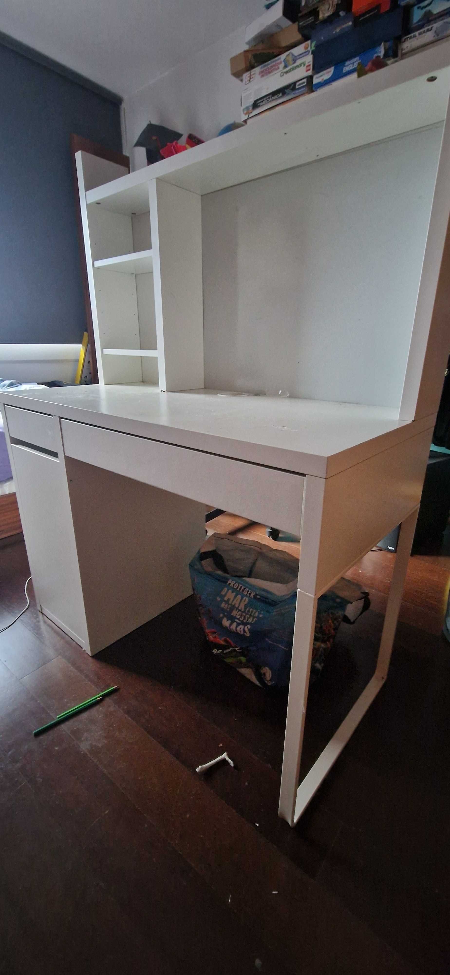 Secretária Micke IKEA com modulo adicional