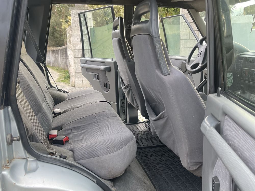 Land Rover Discovery 300 Tdi 7 lugares 5 portas |Edição limitada Aigle